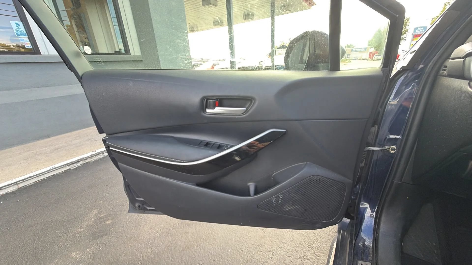 Used 2021 Toyota Corolla XLE w/ Carpet Mat Package (TMS) FWD image 30