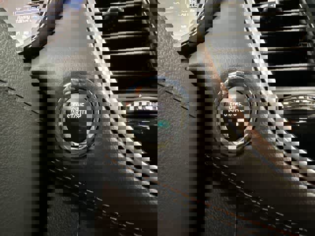 Used 2019 Chevrolet Trax LT w/ LT Convenience Package image 10