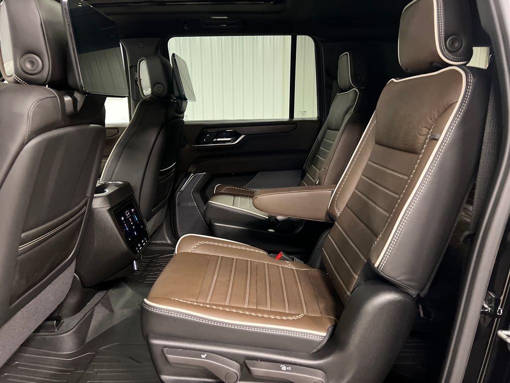 New 2026 GMC Yukon XL Denali Ultimate w/ LPO, Floor Liner Package AWD/4WD image 28