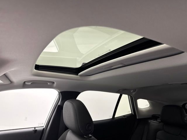 New 2026 Chevrolet Trax LT w/ Sunroof Package FWD image 21