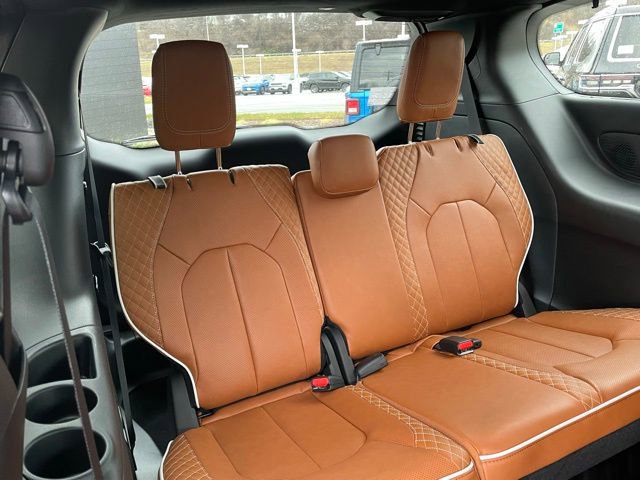 New 2026 Chrysler Pacifica Pinnacle AWD/4WD image 33