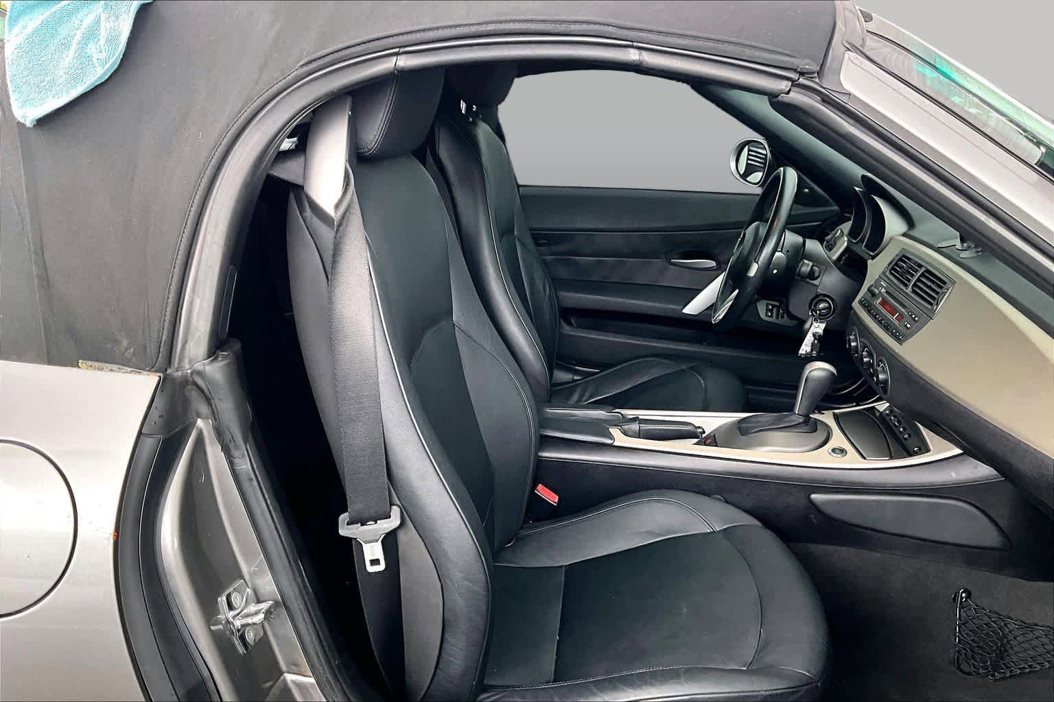 Used 2003 BMW Z4 3.0i RWD image 8