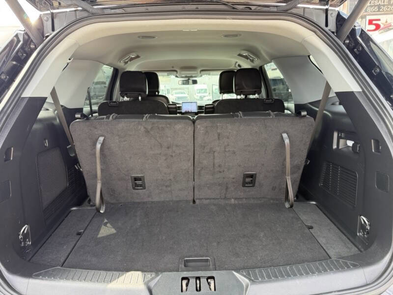 Used 2023 Ford Explorer Limited image 15