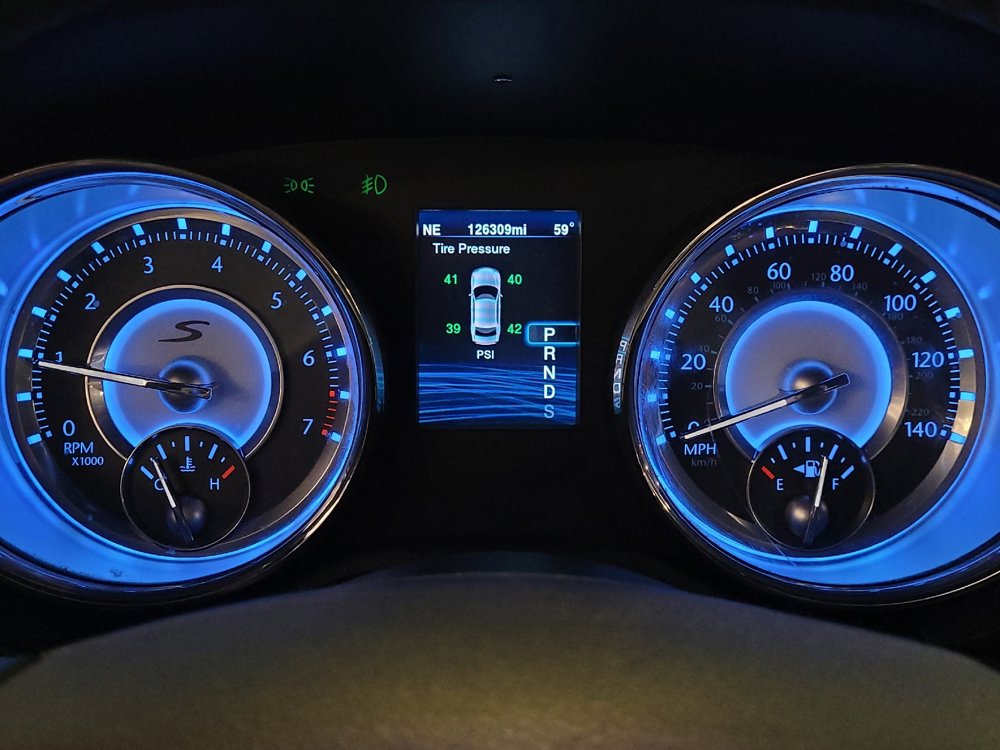 Used 2013 Chrysler 300 S image 23