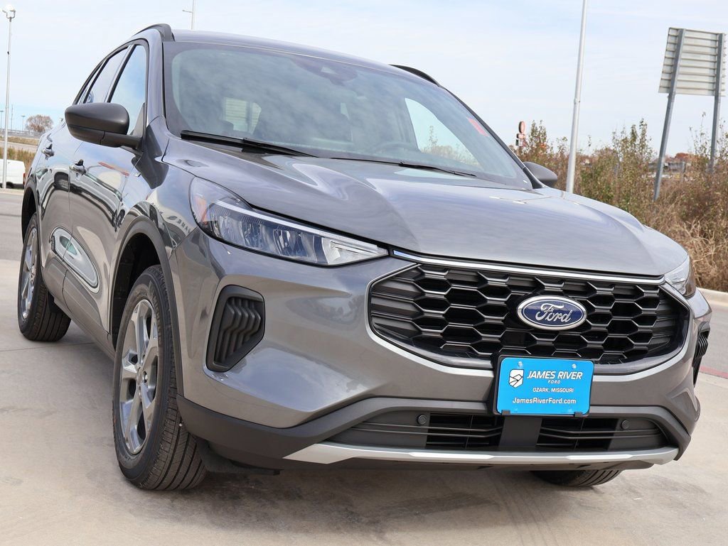 New 2026 Ford Escape ST-Line w/ Cold Weather Package image 6