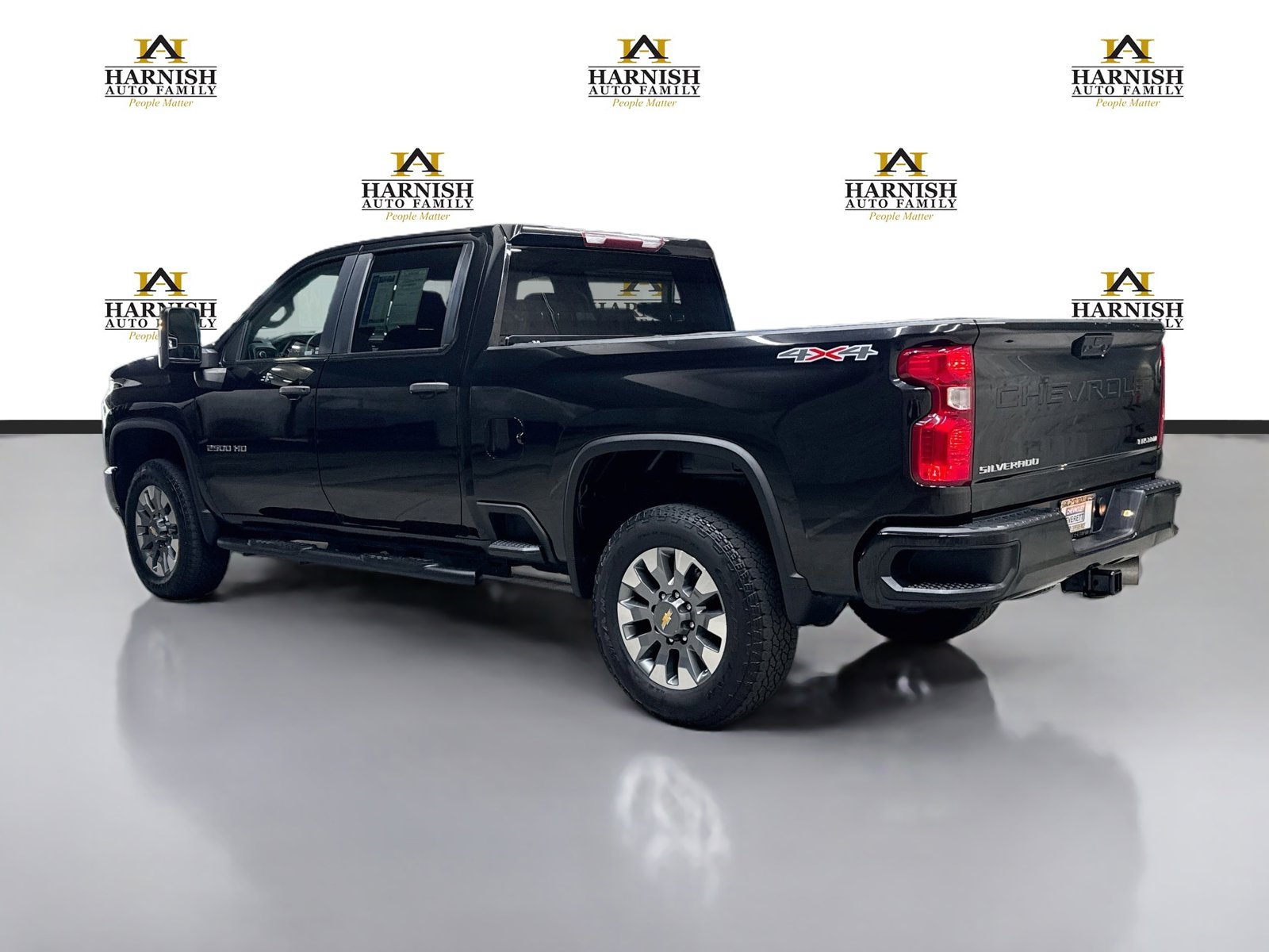Used 2023 Chevrolet Silverado 2500 Custom w/ Custom Value Package AWD/4WD image 9
