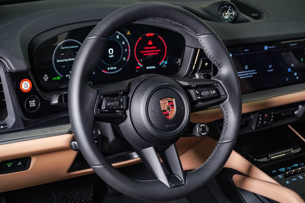 New 2026 Porsche Cayenne Coupe AWD/4WD image 18