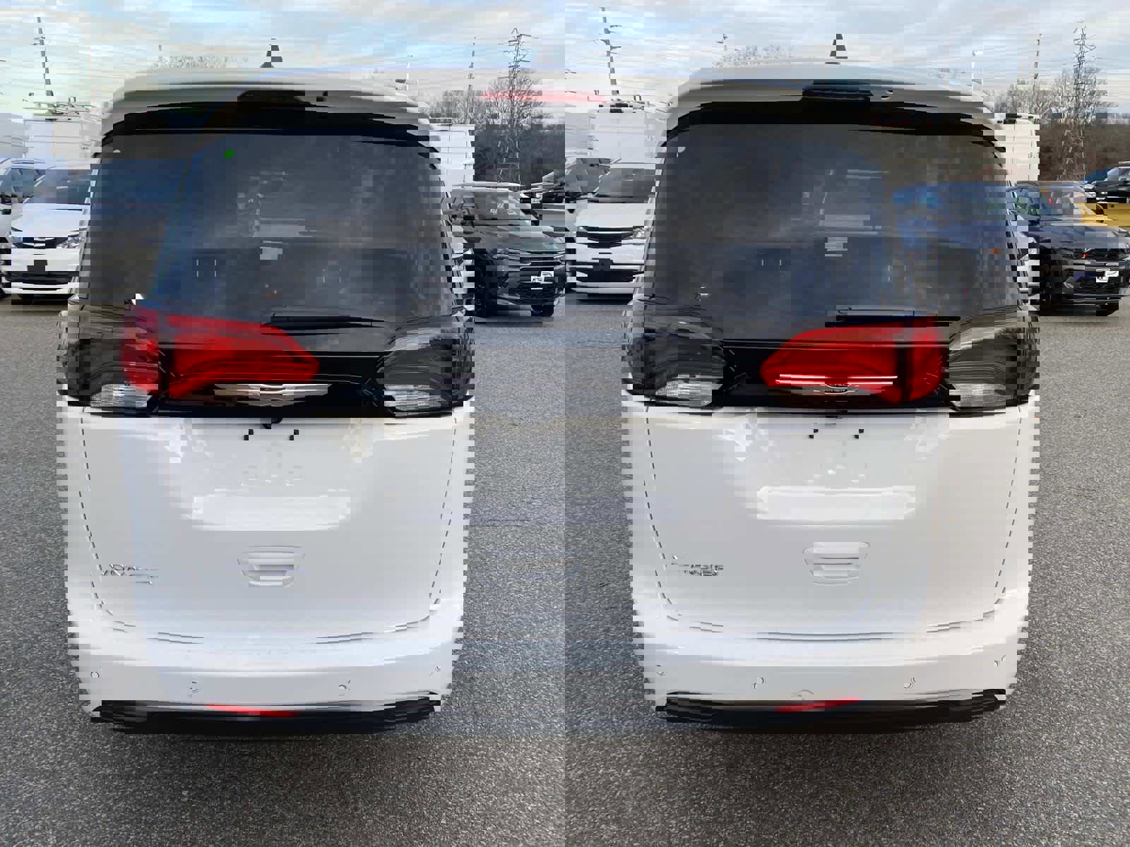 New 2026 Chrysler Voyager LX image 4