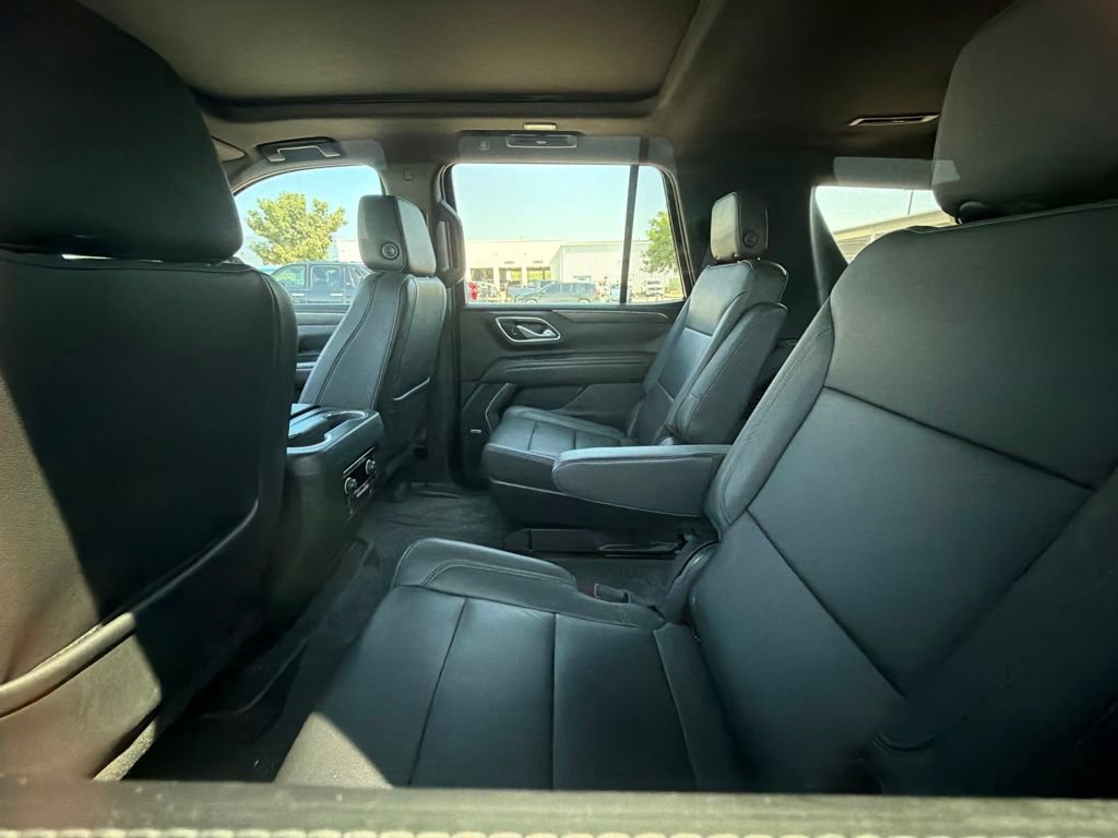 Used 2023 Chevrolet Tahoe Z71 w/ Luxury Package AWD/4WD image 9