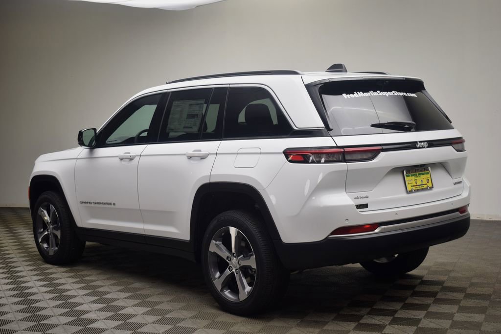 New 2026 Jeep Grand Cherokee Limited w/ Luxury Tech Group II AWD/4WD image 14