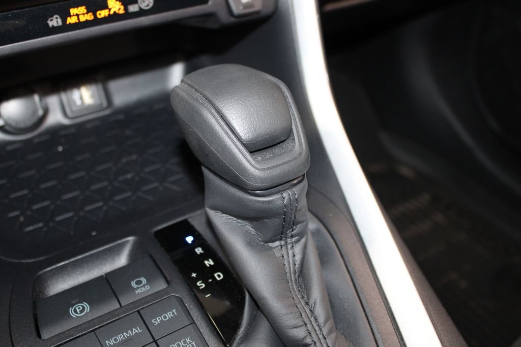 Used 2025 Toyota RAV4 LE AWD/4WD image 24
