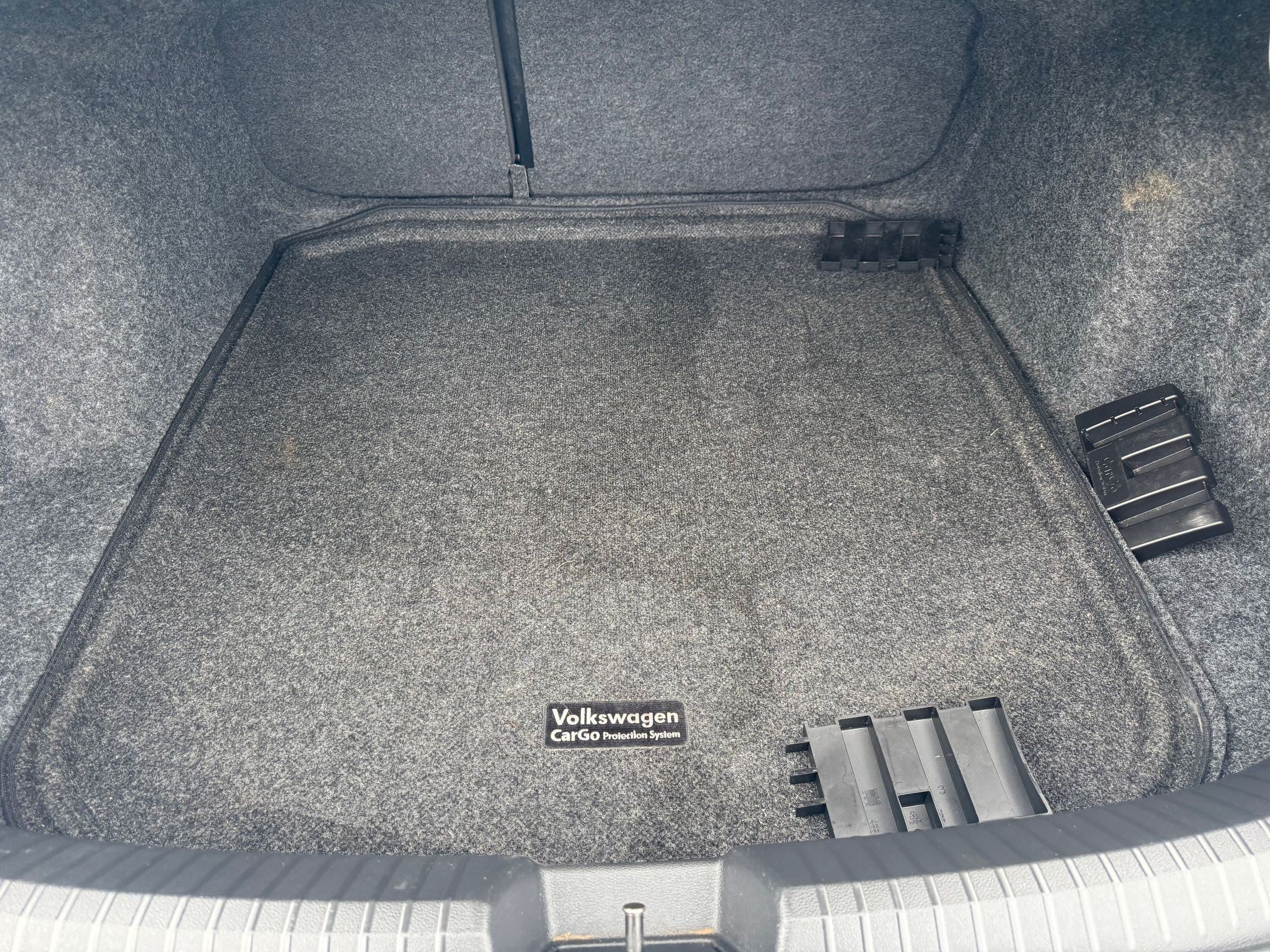 Used 2025 Volkswagen Jetta SEL FWD image 30