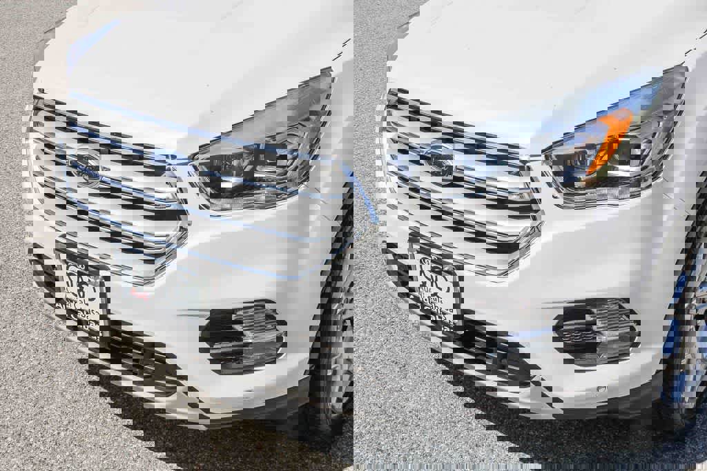 Used 2018 Ford Escape Titanium w/ Ford Safe & Smart Package image 8