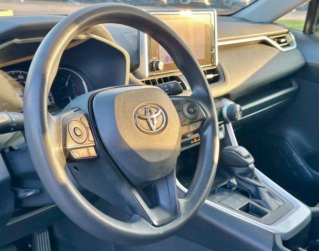 Used 2024 Toyota RAV4 XLE AWD/4WD image 15