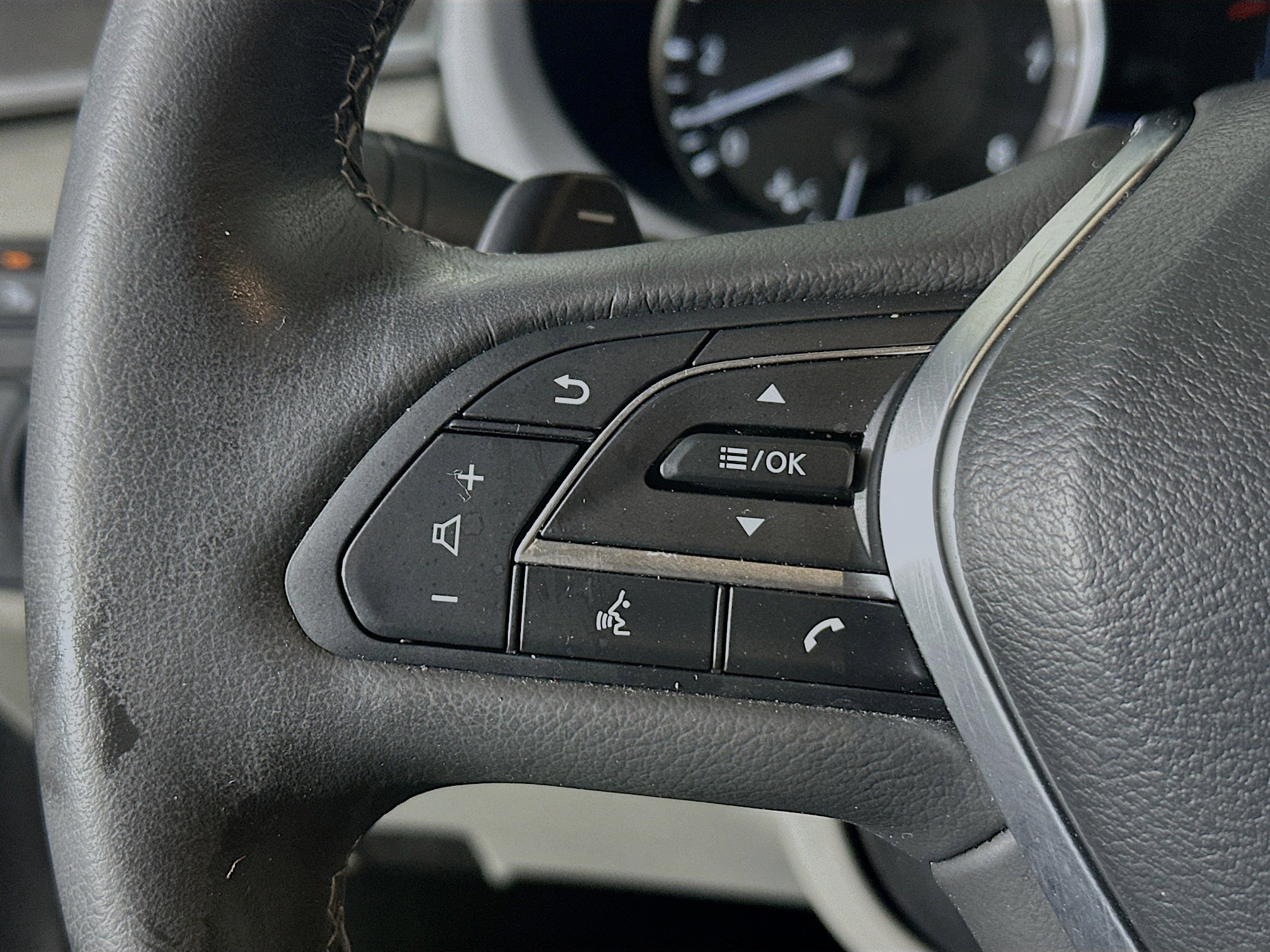 Used 2023 INFINITI QX50 Luxe image 16