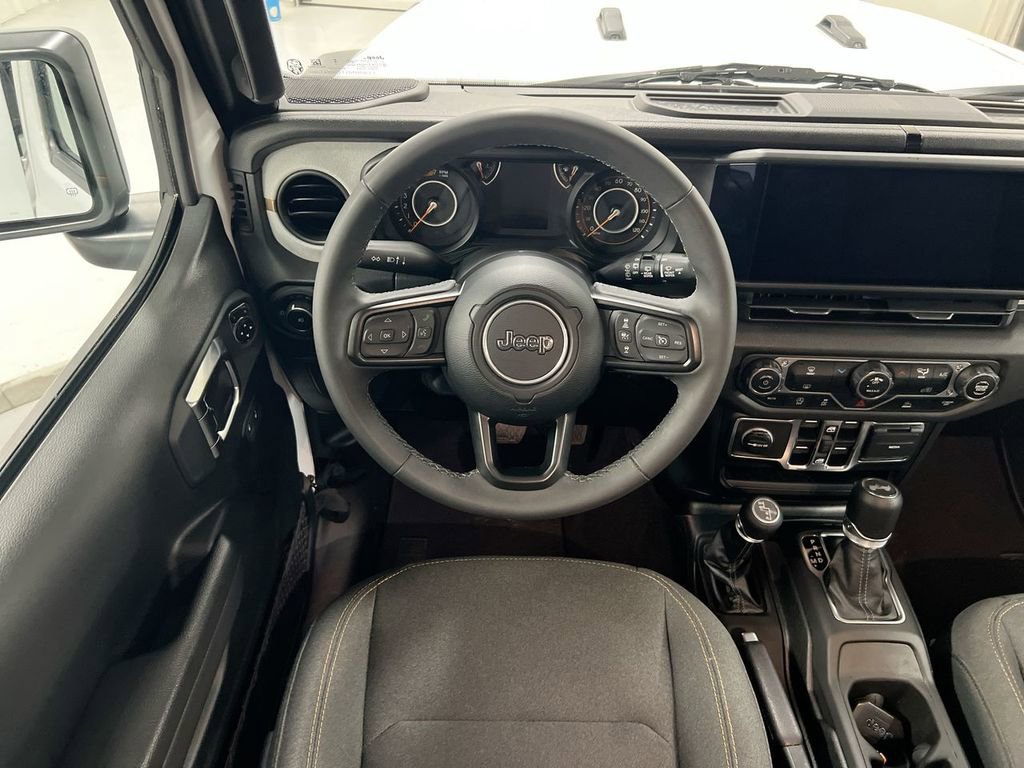 Used 2025 Jeep Wrangler Unlimited Sport AWD/4WD image 6