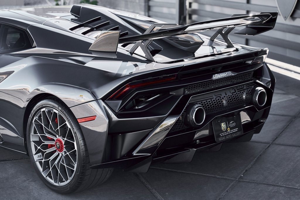 Used 2023 Lamborghini Huracan STO image 17