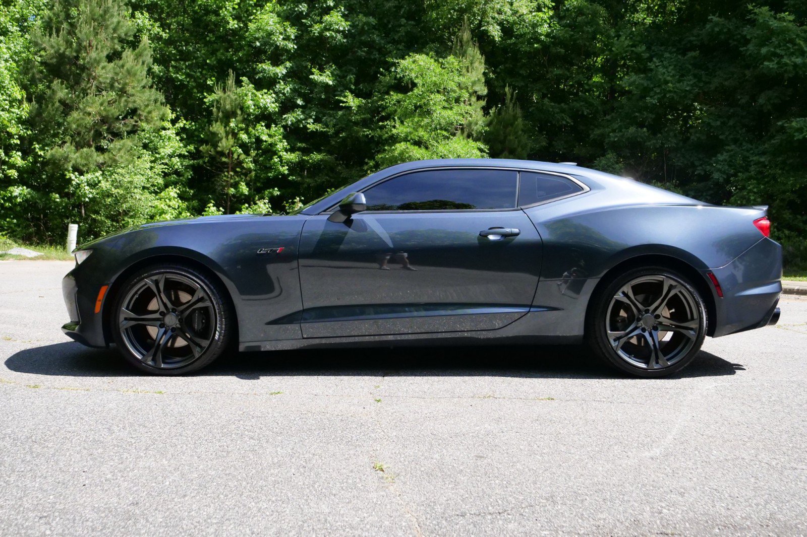 Used 2022 Chevrolet Camaro LT RWD image 27