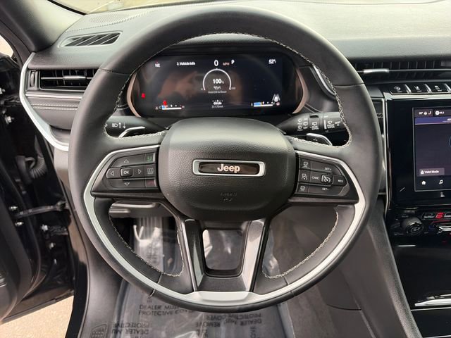 Used 2023 Jeep Grand Cherokee Altitude AWD/4WD image 28