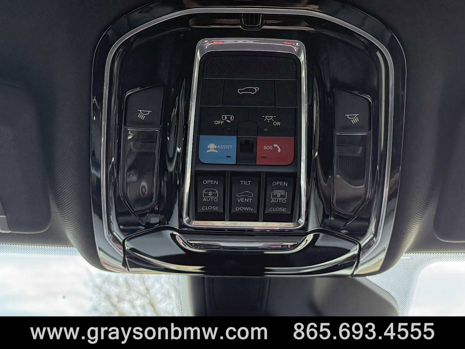 Used 2022 Jeep Grand Cherokee Summit w/ Luxury Tech Group V image 24