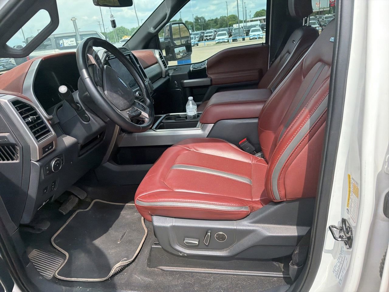Used 2022 Ford F250 Platinum w/ FX4 Off-Road Package AWD/4WD image 7