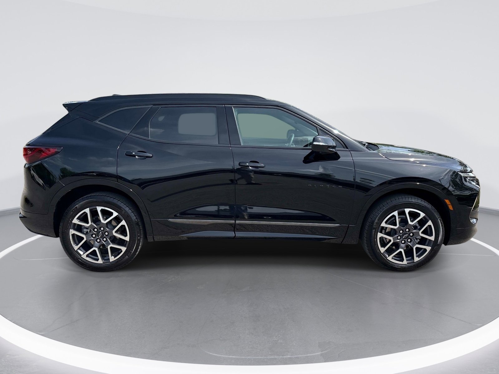 Used 2023 Chevrolet Blazer RS w/ Driver Confidence II Package image 9