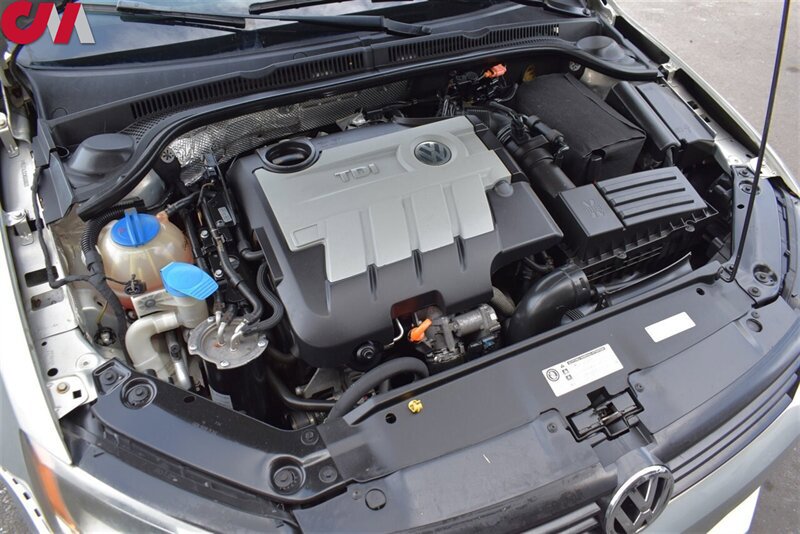 Used 2012 Volkswagen Jetta TDI w/ TDI Appearance Pkg FWD image 22