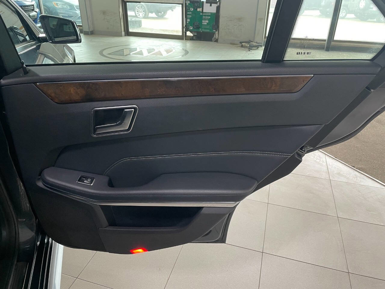 Used 2016 Mercedes-Benz E 350 4MATIC Sedan image 22