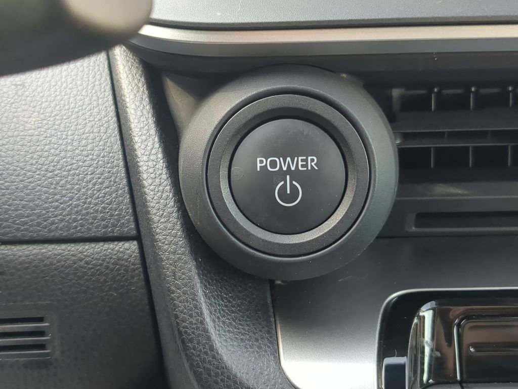 Used 2025 Toyota Prius LE FWD image 25
