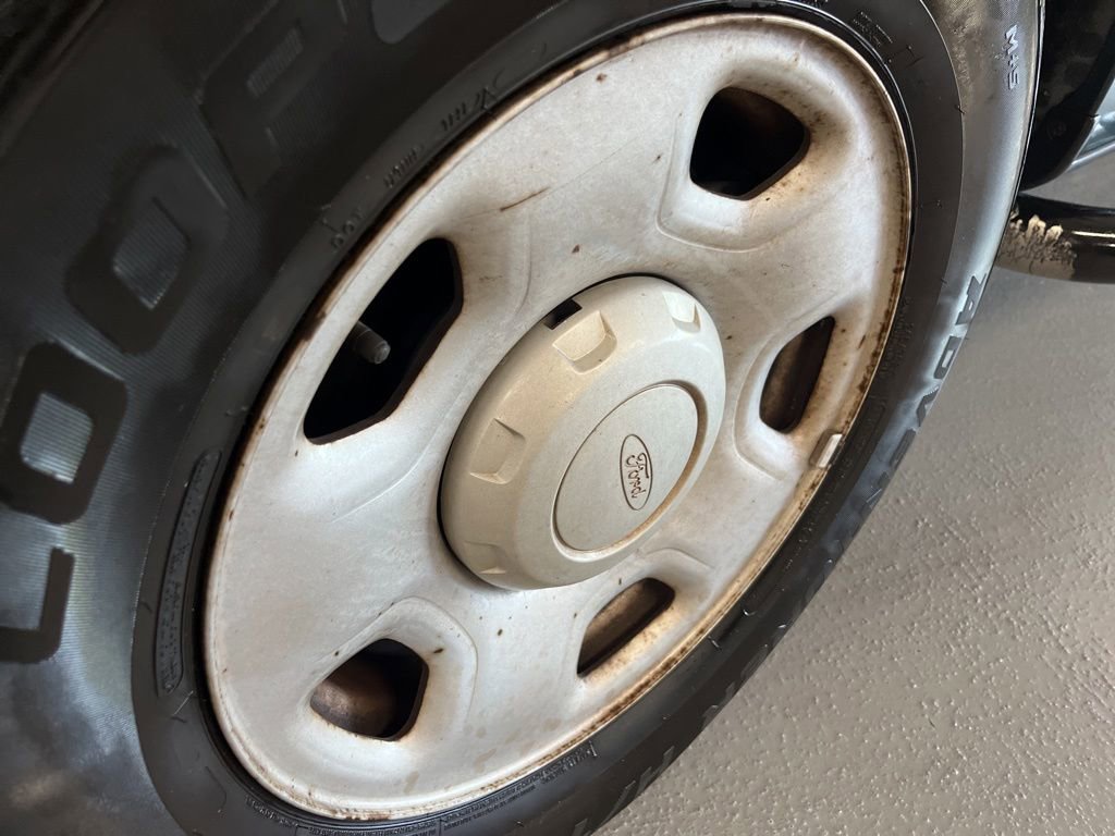 Used 2005 Ford F150 XL RWD image 11