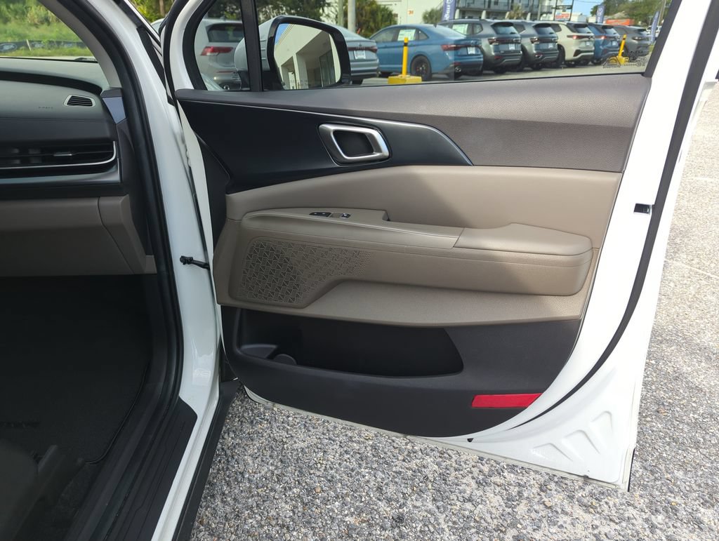 Used 2026 Kia Carnival FWD image 31