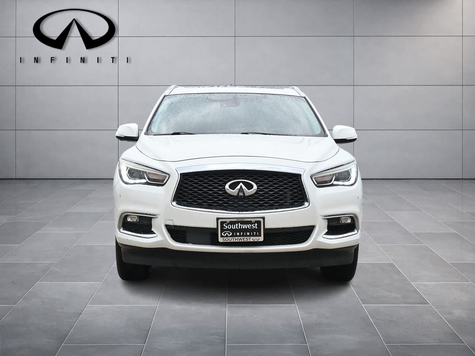 Used 2019 INFINITI QX60 Luxe w/ Essential Package FWD image 2