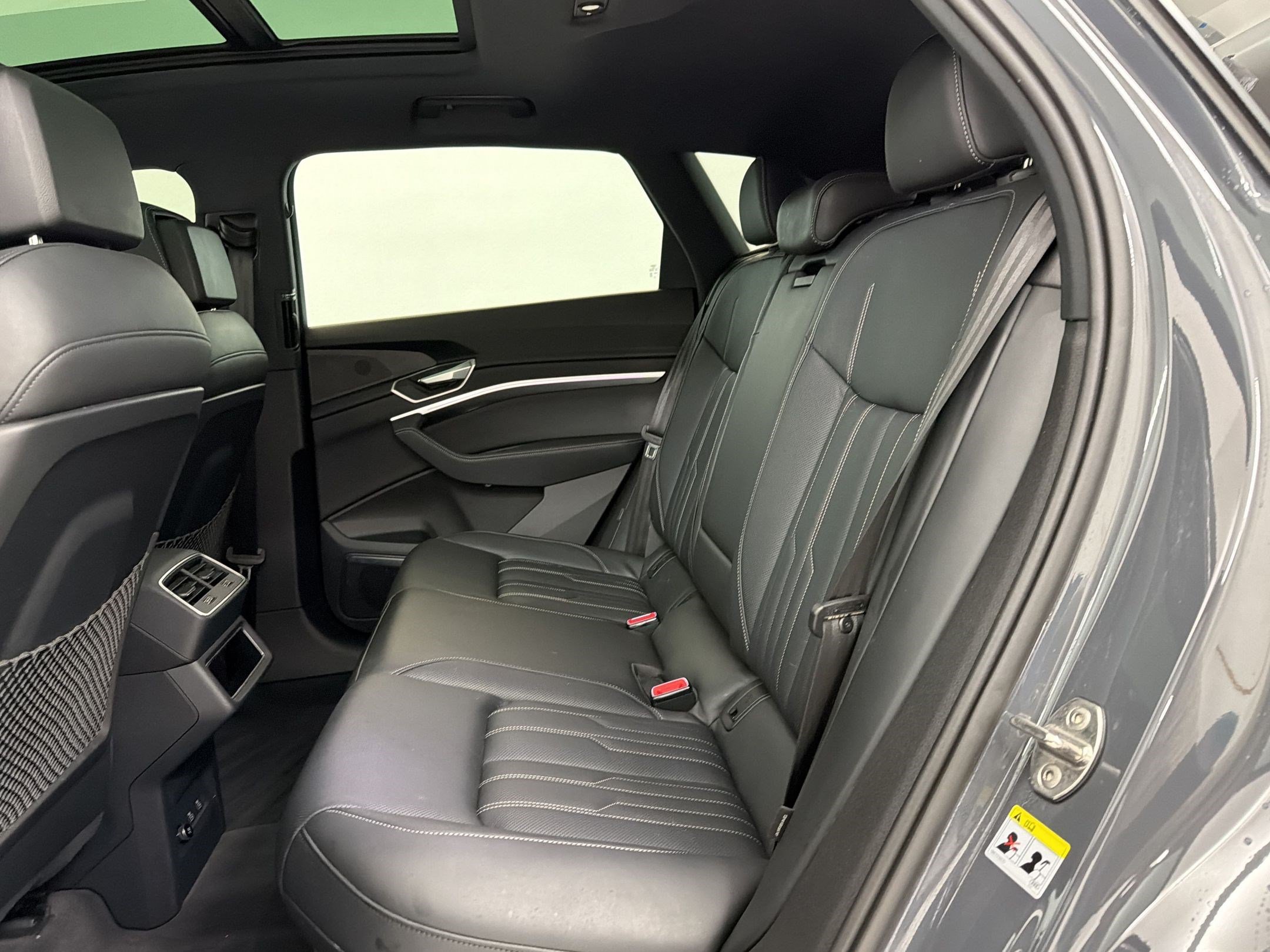 Certified 2024 Audi SQ8 e-tron Premium Plus w/ Black Optic Package AWD/4WD image 22