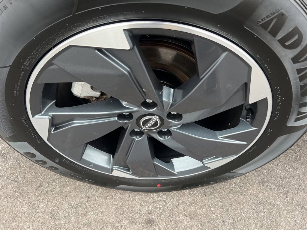 Certified 2024 Nissan Rogue SV image 40