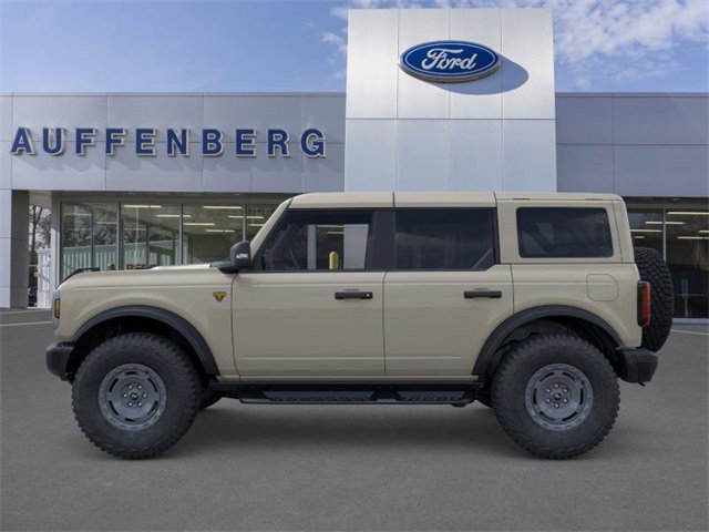 New 2025 Ford Bronco Badlands image 3