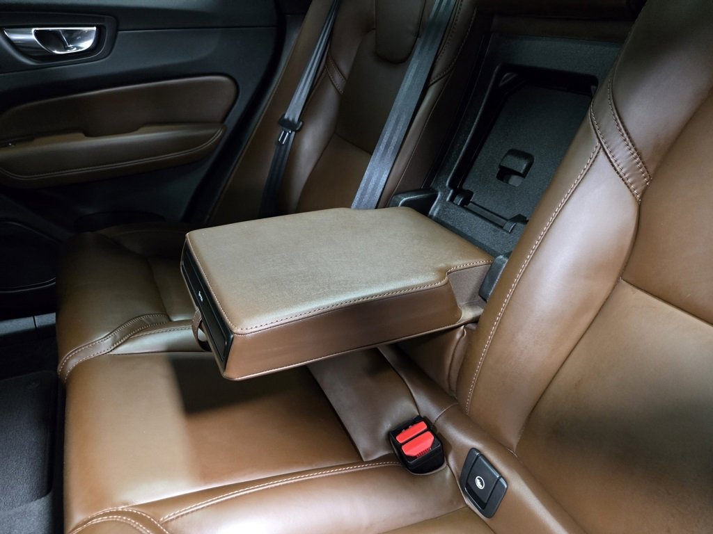 Used 2022 Volvo XC60 B5 Inscription w/ Advanced Package image 33