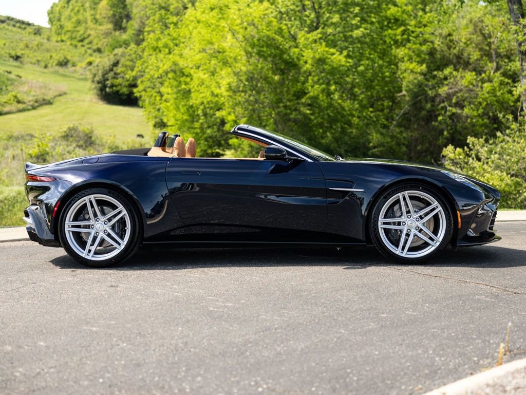 New 2026 Aston Martin V8 Vantage Convertible image 8