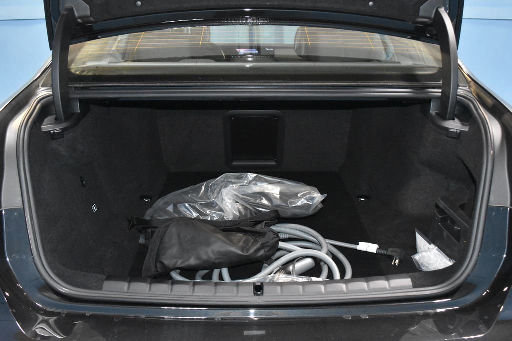 Certified 2024 BMW i7 xDrive60 image 23