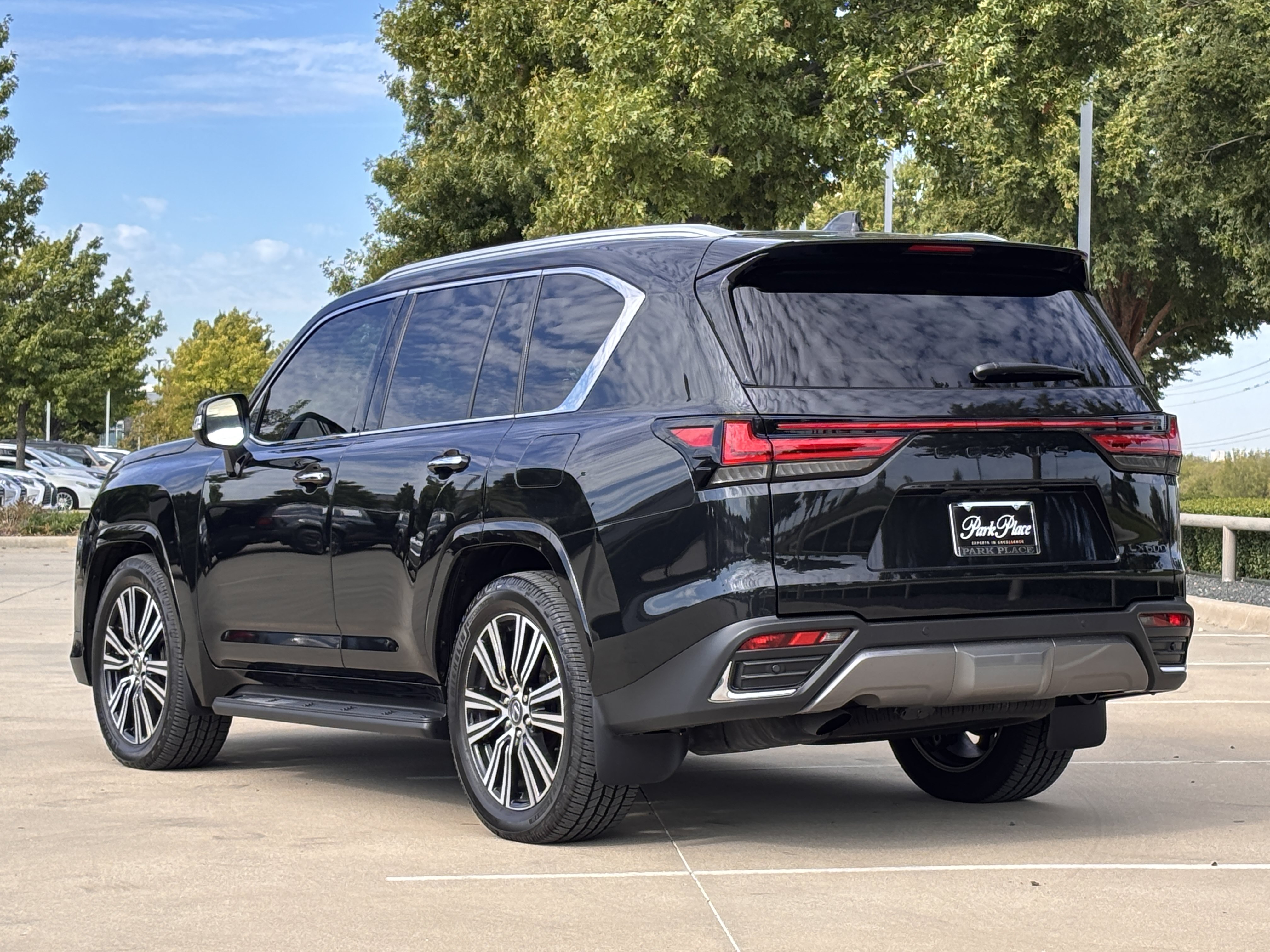 Certified 2026 Lexus LX 600 4WD w/ Accessory Package (Z1) image 4