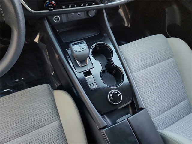 Used 2023 Nissan Rogue SV image 19