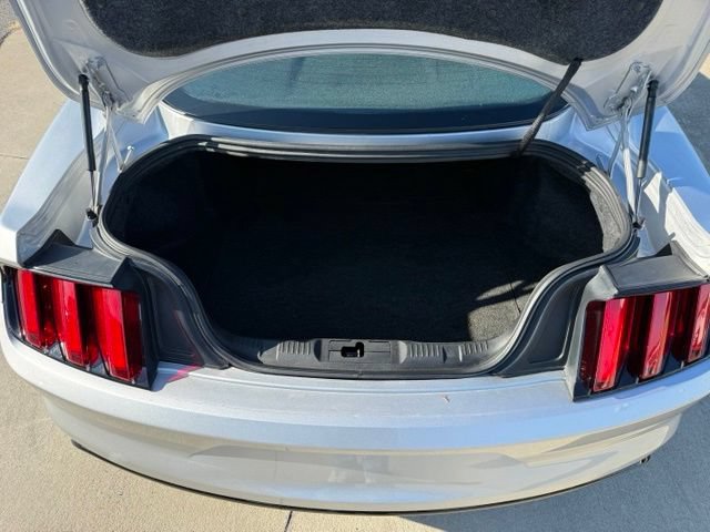 Used 2016 Ford Mustang Coupe RWD image 10