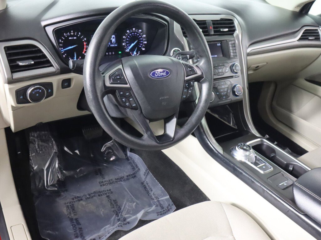 Used 2018 Ford Fusion SE image 9