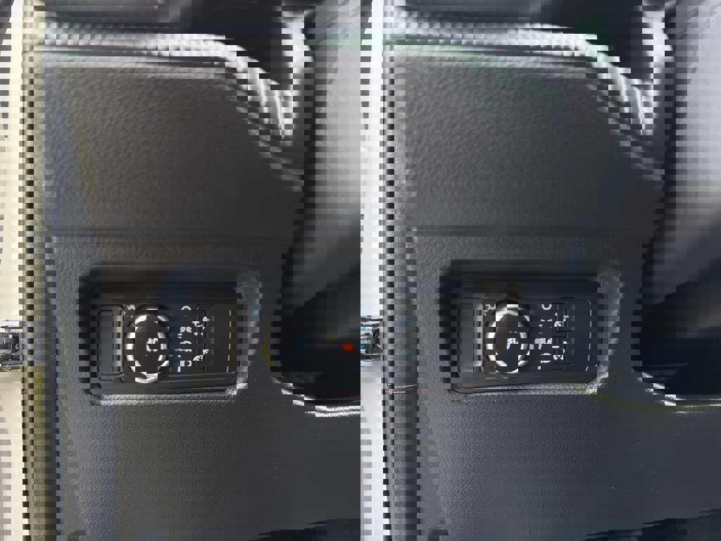 New 2025 Ford Ranger Lariat w/ FX4 Off-Road Package image 17