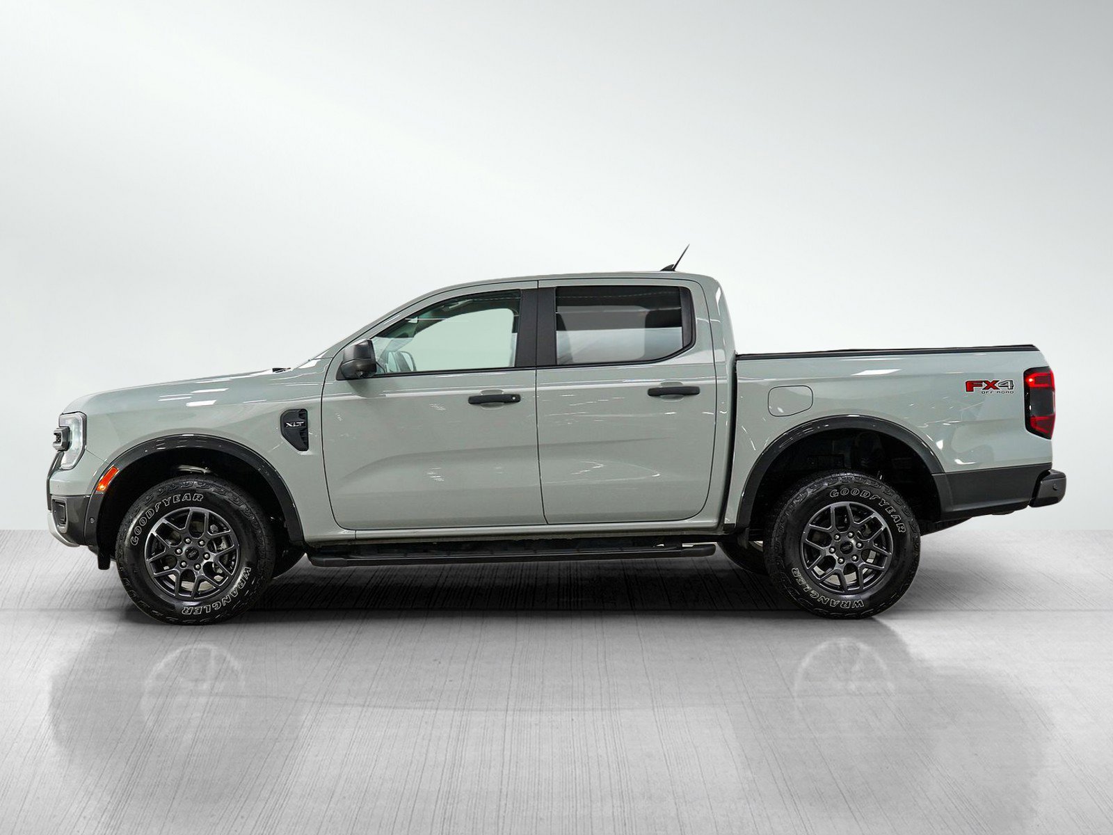 Used 2024 Ford Ranger XLT AWD/4WD image 2