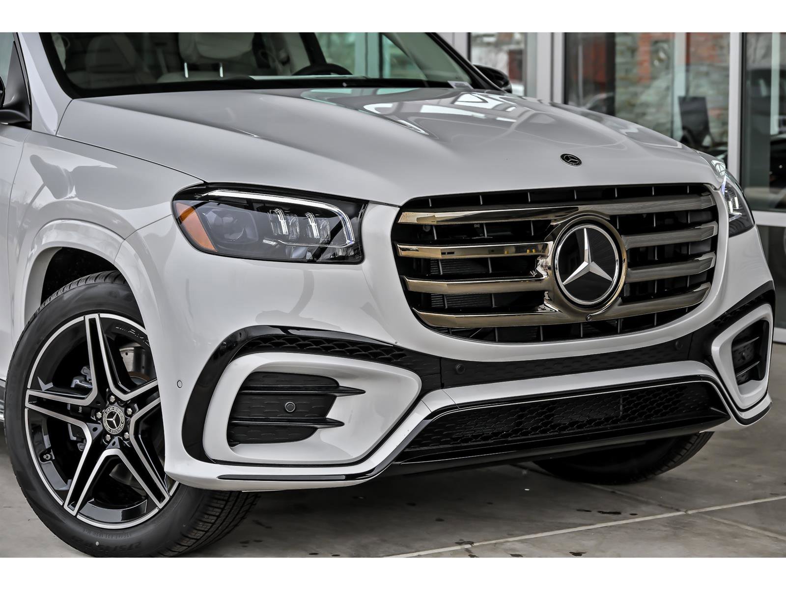 New 2026 Mercedes-Benz GLS 450 4MATIC image 2