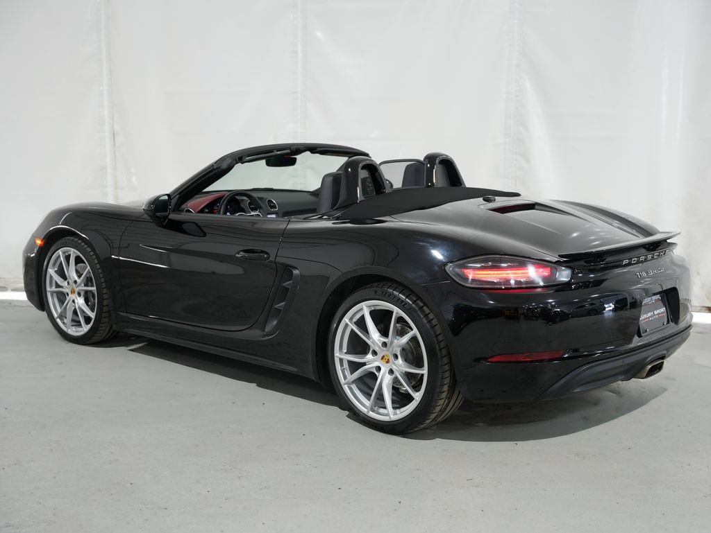 Used 2017 Porsche 718 Boxster RWD image 3