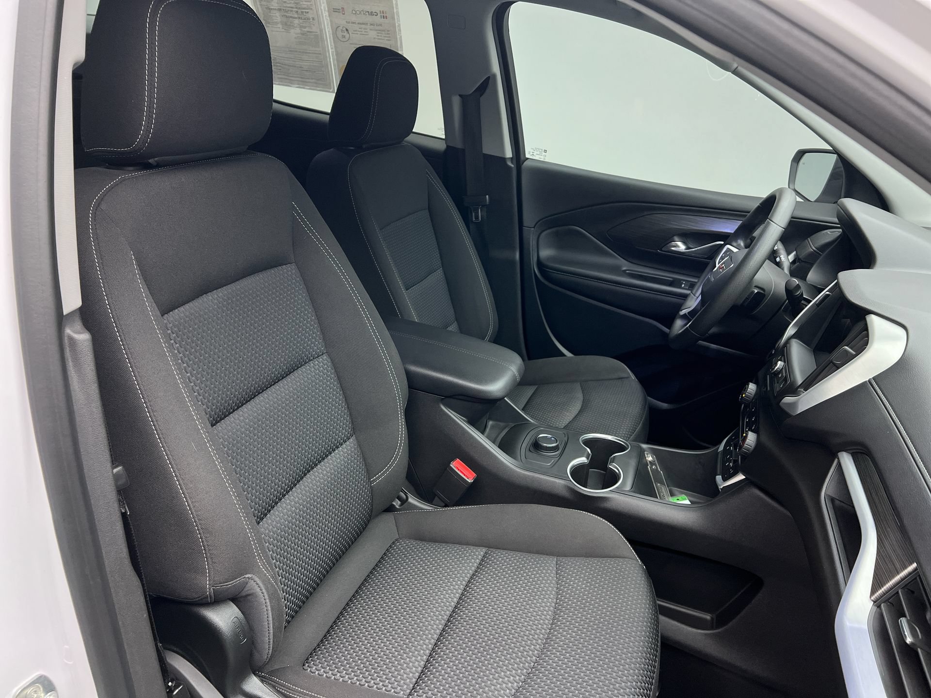 Used 2022 GMC Terrain SLE FWD image 16