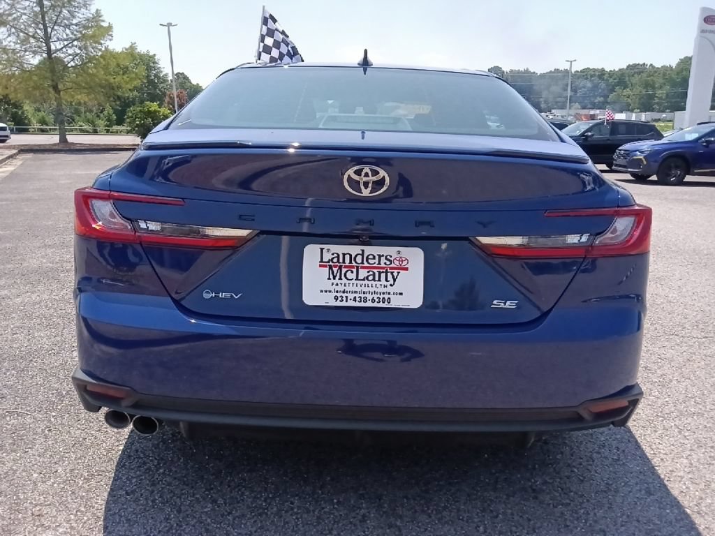 Used 2025 Toyota Camry SE w/ Convenience Package FWD image 4