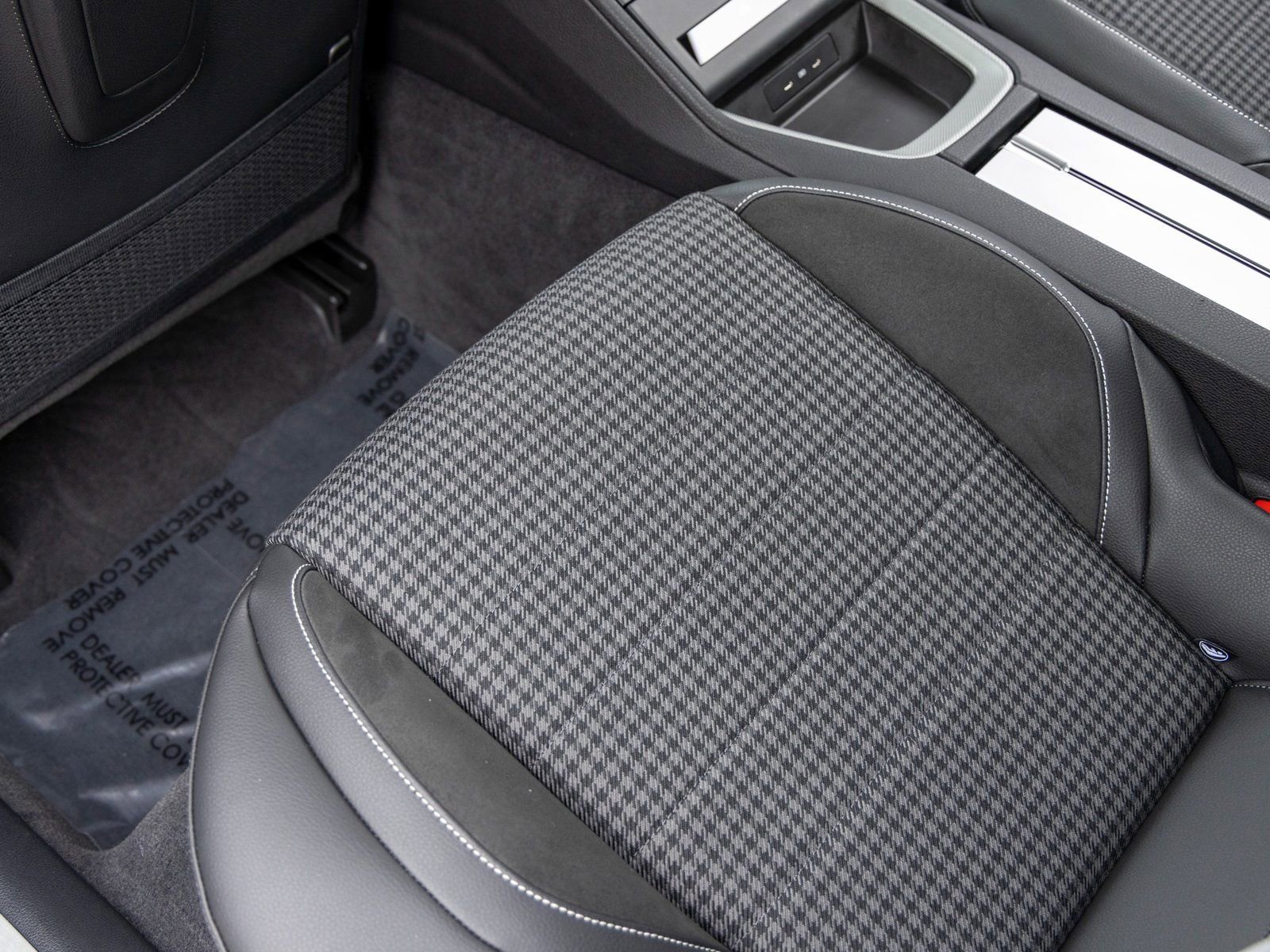 Certified 2025 Porsche Panamera 4 image 39