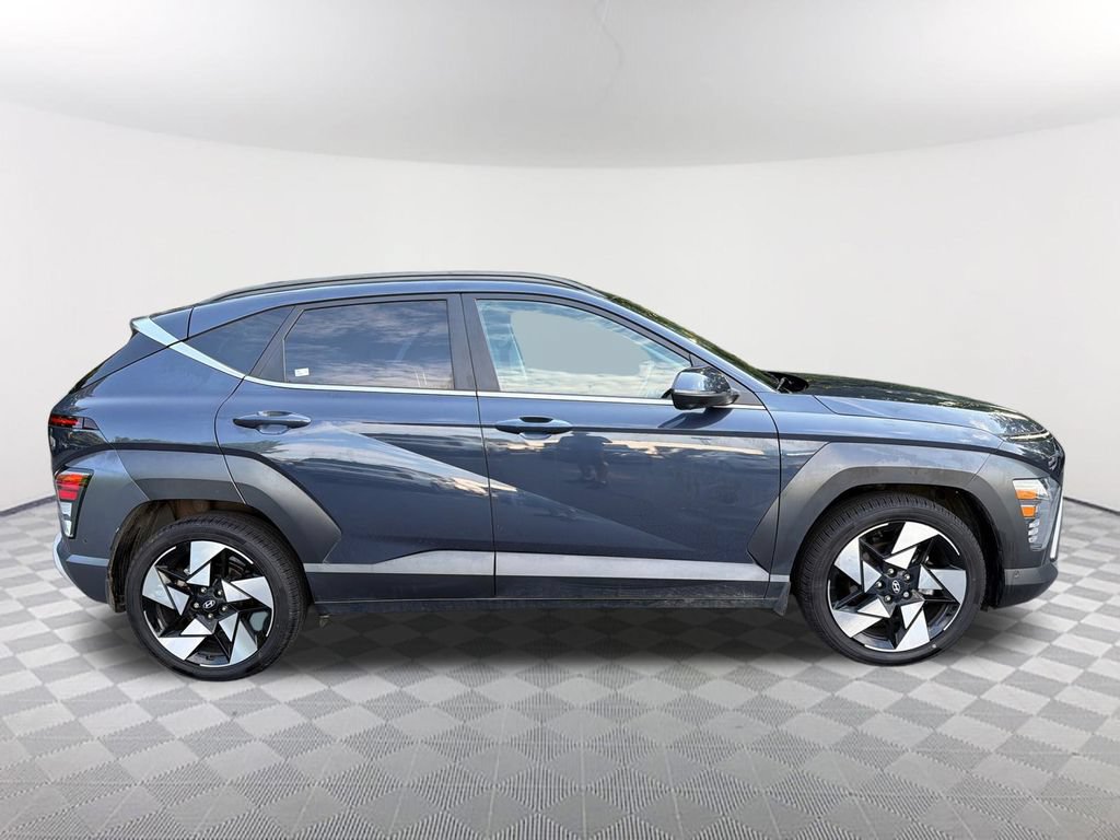 Used 2024 Hyundai Kona Limited FWD image 4